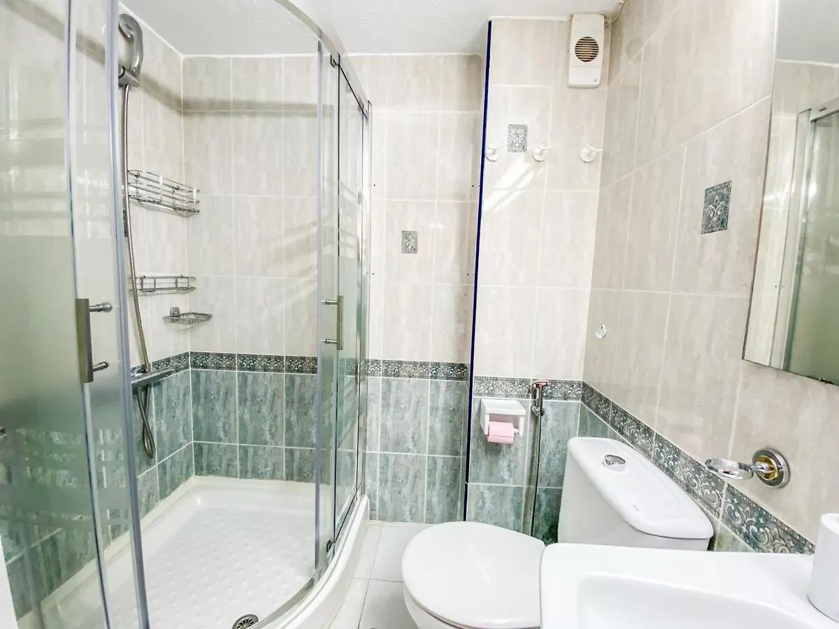 Apartamento A 100 Metros De La Playa Torremolinos 0*,  Hiszpania